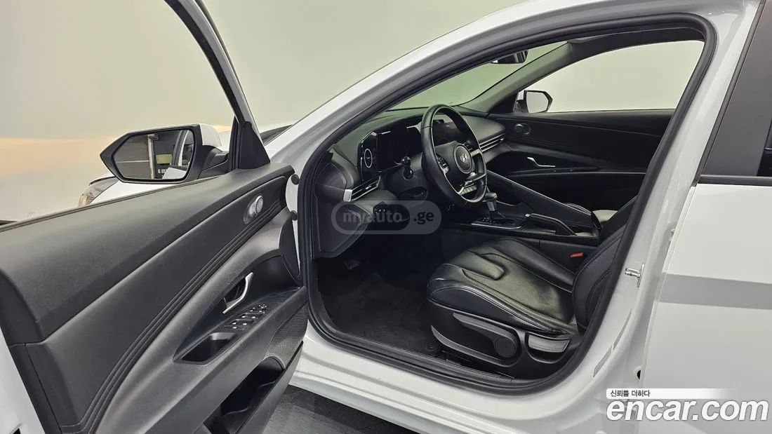 Hyundai Elantra - фото 10