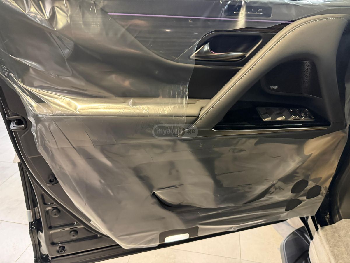 Lexus LX 500 - фото 4