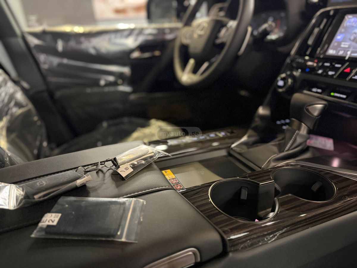 Lexus LX 500 - фото 8