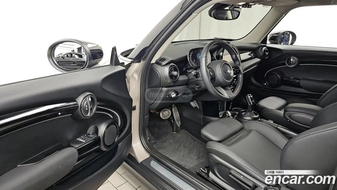 MINI Cooper 2024 — миниатюра 10