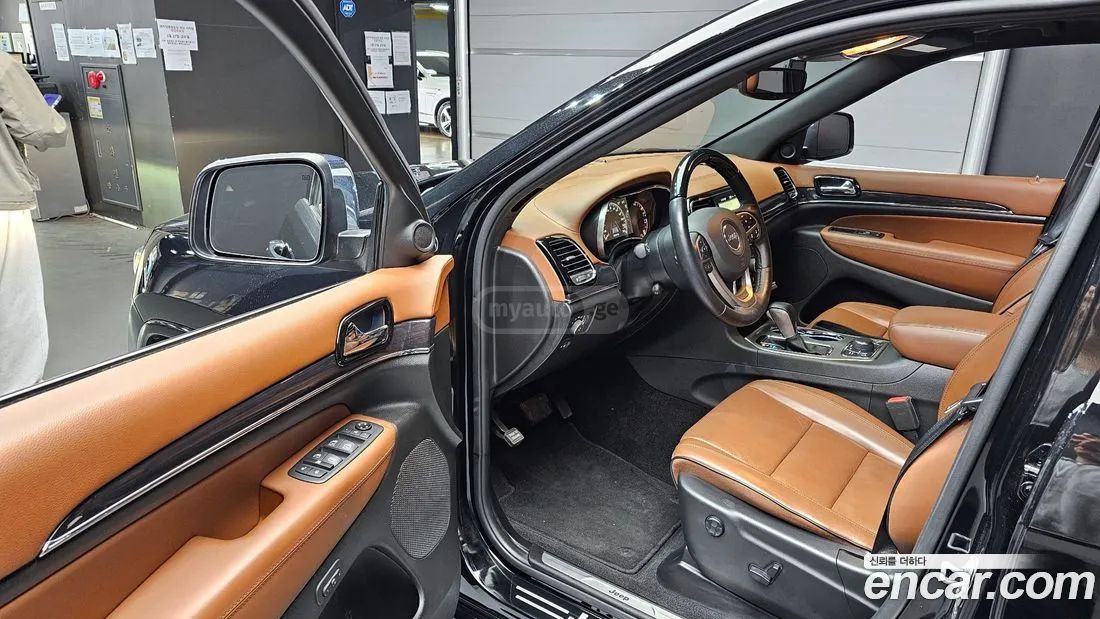 Jeep Grand Cherokee - фото 10