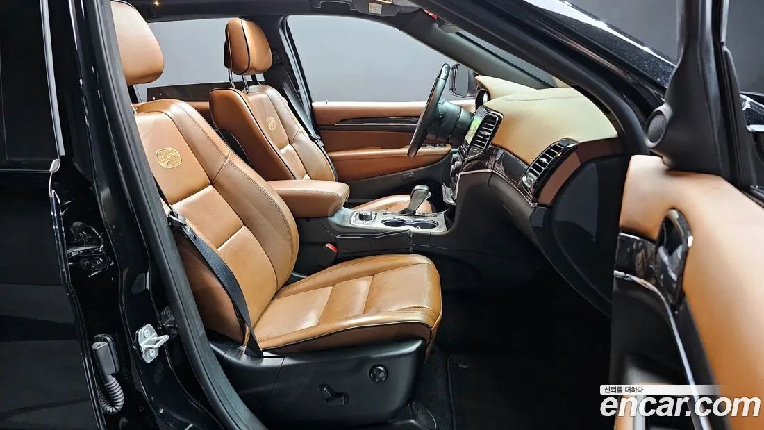 Jeep Grand Cherokee - фото 11