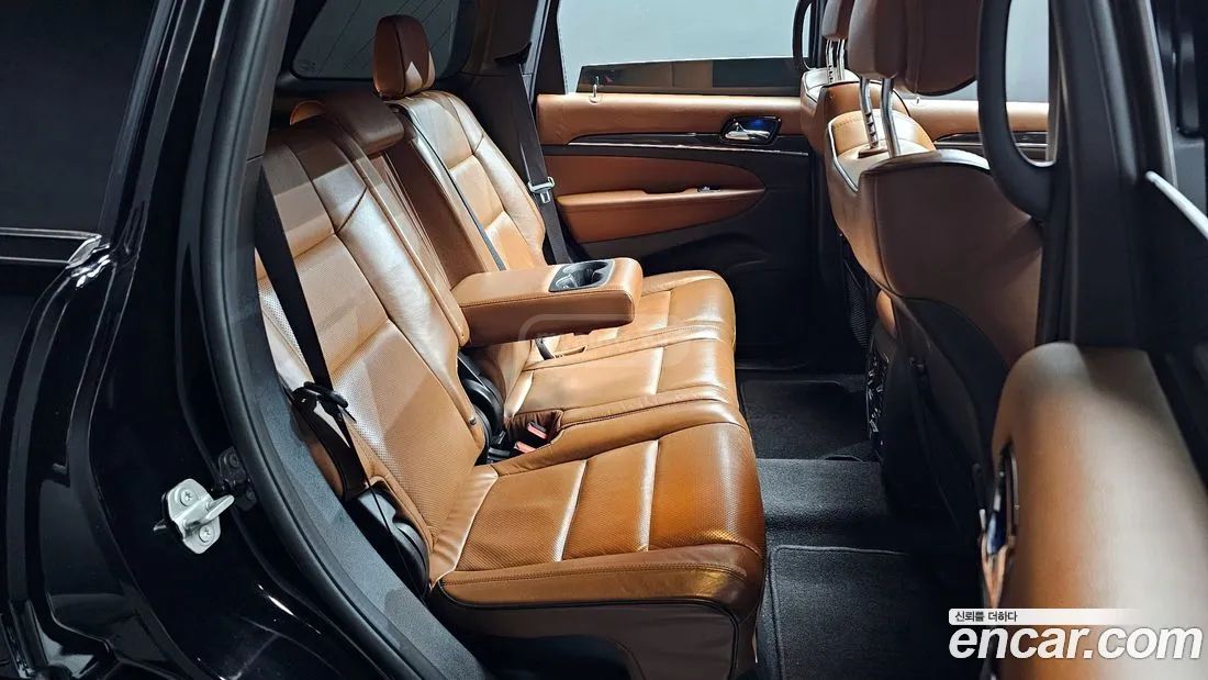 Jeep Grand Cherokee - фото 12