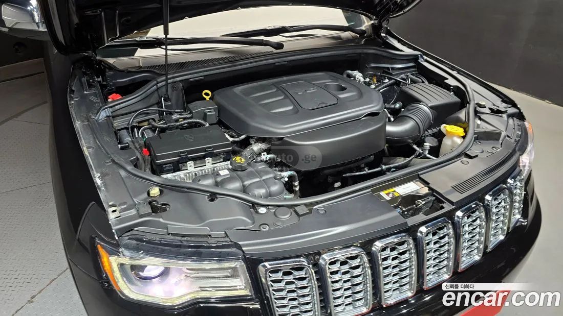 Jeep Grand Cherokee - фото 6