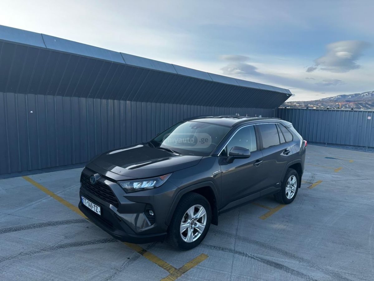 Toyota RAV 4 - фото 1