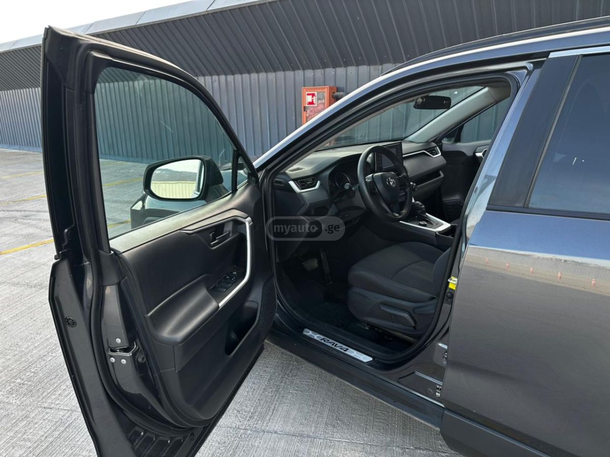 Toyota RAV 4 - фото 10