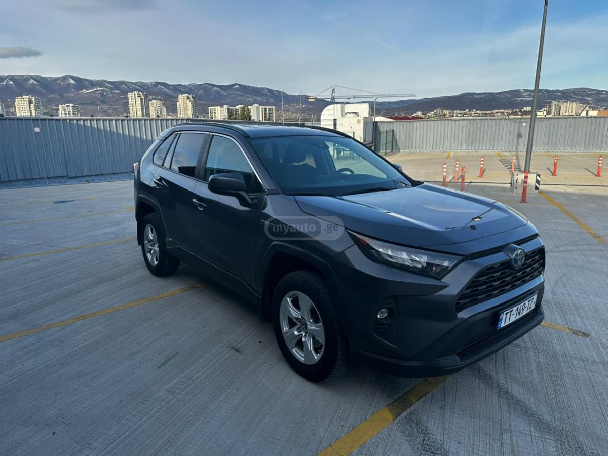 Toyota RAV 4 - фото 3