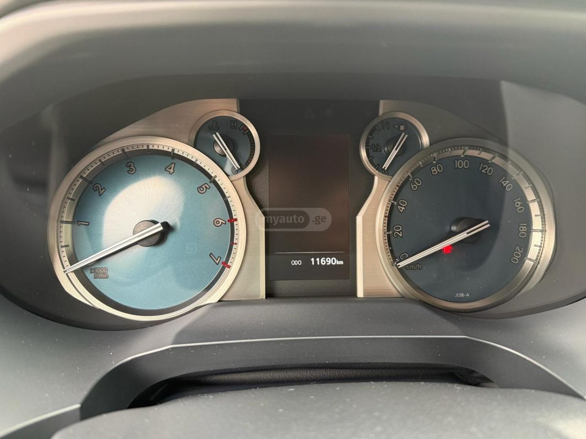 Toyota Land Cruiser Prado - фото 8