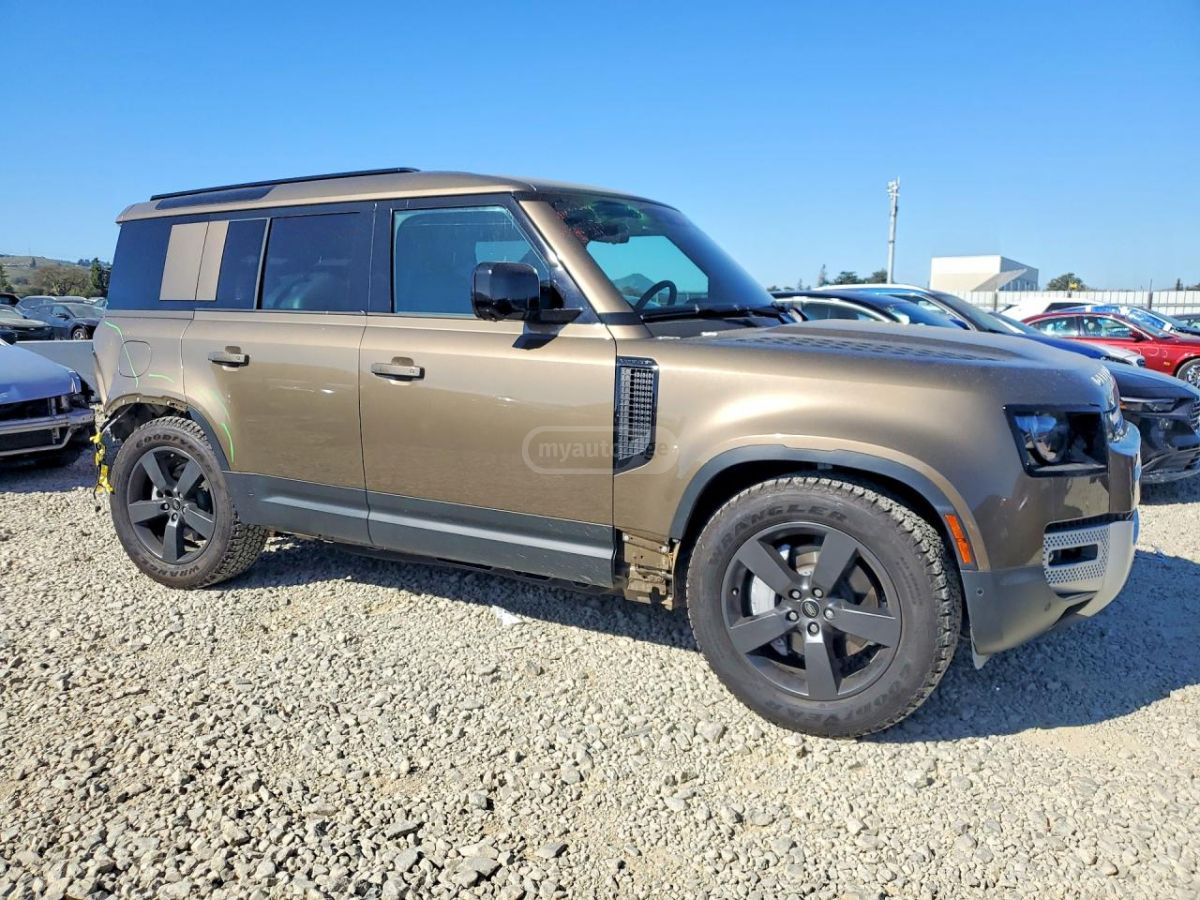 Land Rover Defender 110 2025 — миниатюра 4