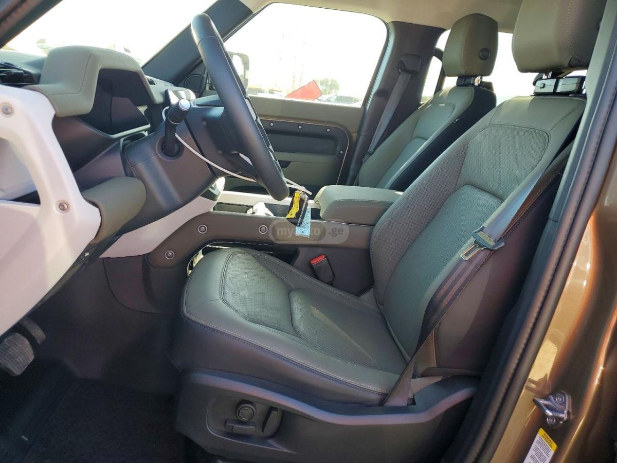 Land Rover Defender 110 2025 — миниатюра 7