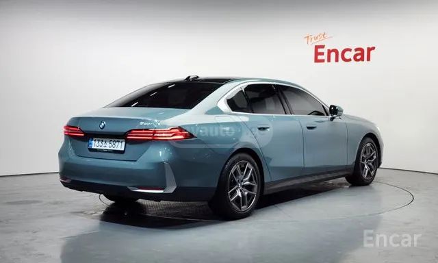 BMW 520 2024 — миниатюра 4