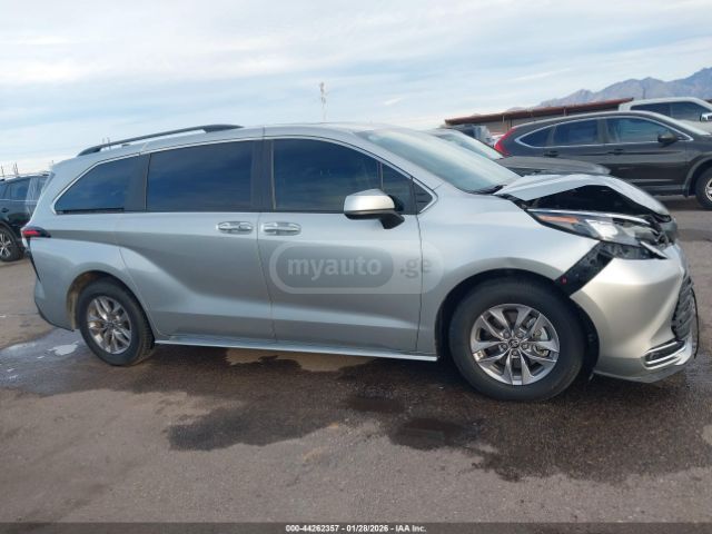 Toyota XLE — миниатюра 13