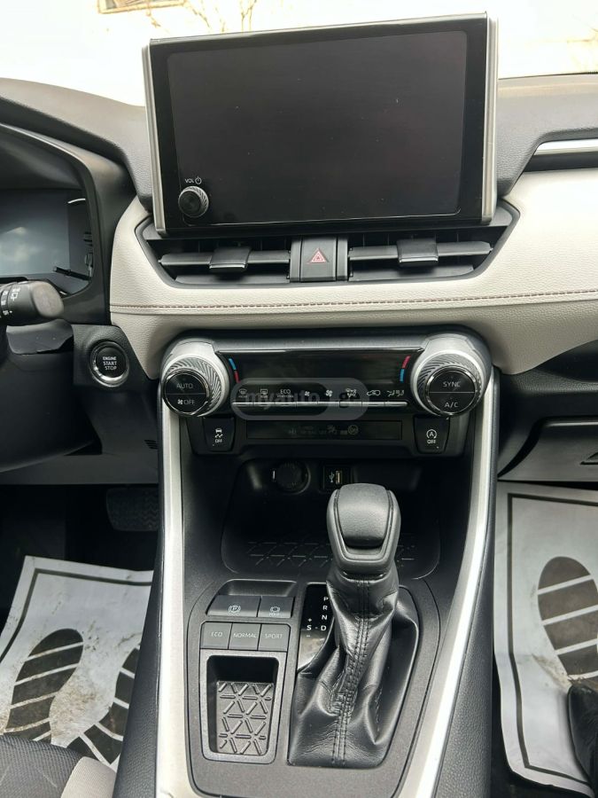 Toyota XLE 4dr All Wheel Drive Automa — миниатюра 8