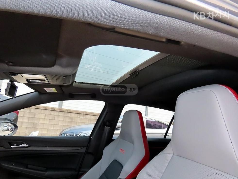 Volkswagen Golf 8 gti 2.0 2024 — миниатюра 12