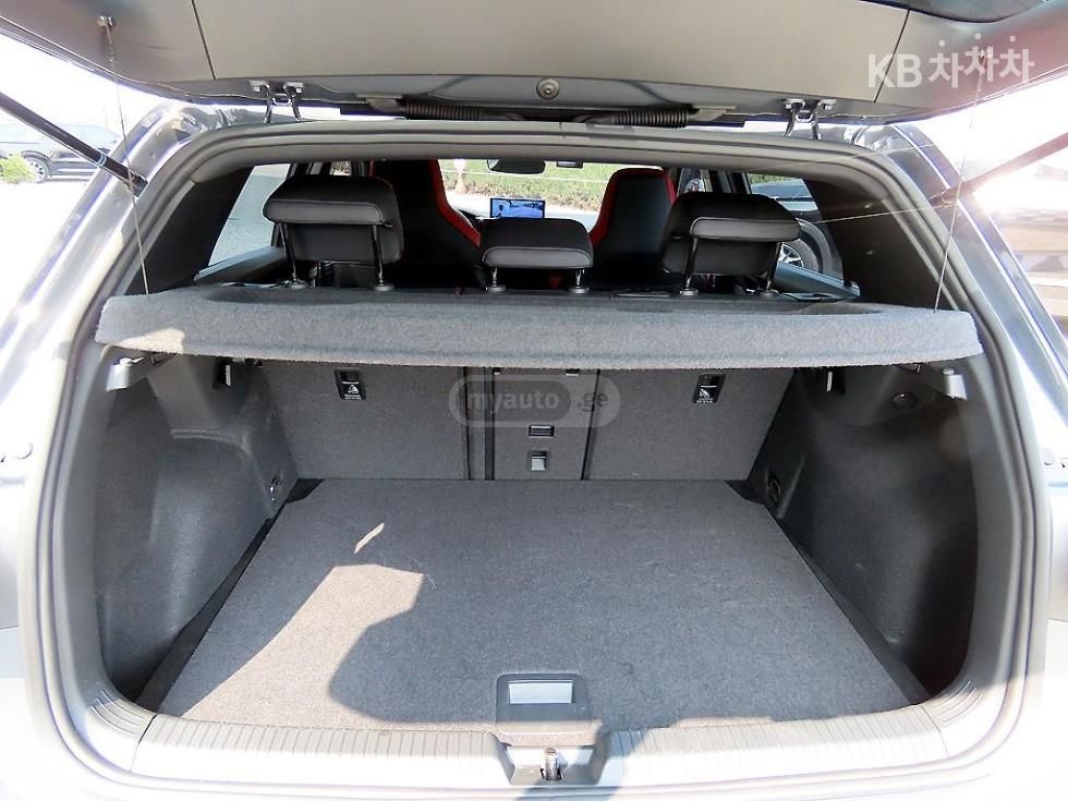 Volkswagen Golf 8 gti 2.0 2024 — миниатюра 13
