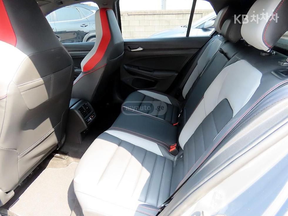 Volkswagen Golf 8 gti 2.0 2024 — миниатюра 5
