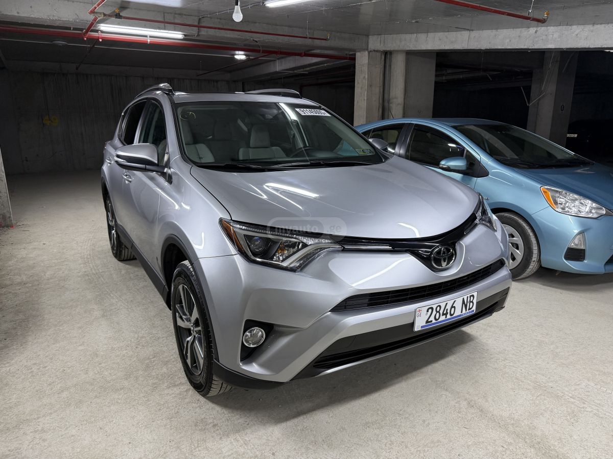Toyota RAV 4 - фото 1