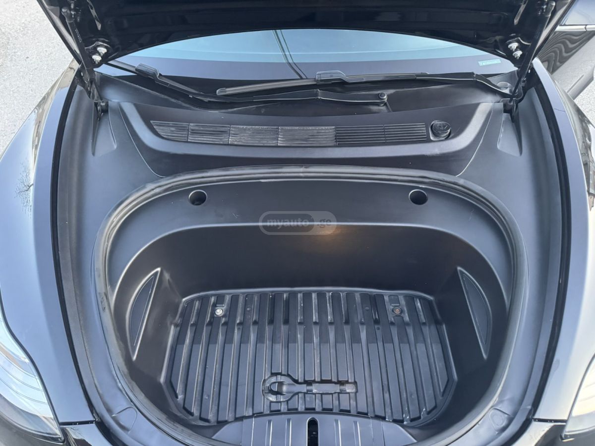 Tesla Model 3 - фото 12