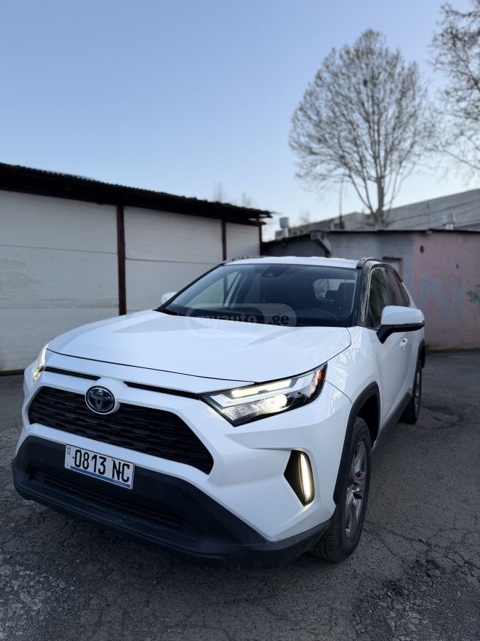 Toyota Rav 4 - фото 1