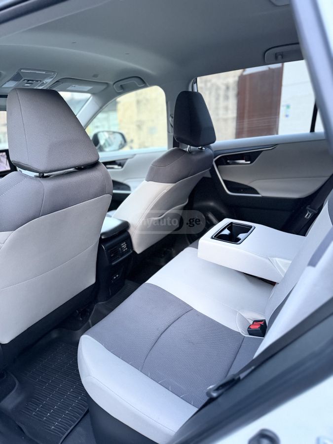Toyota Rav 4 - фото 10