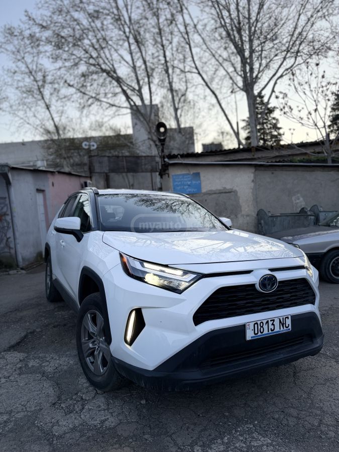 Toyota Rav 4 - фото 4