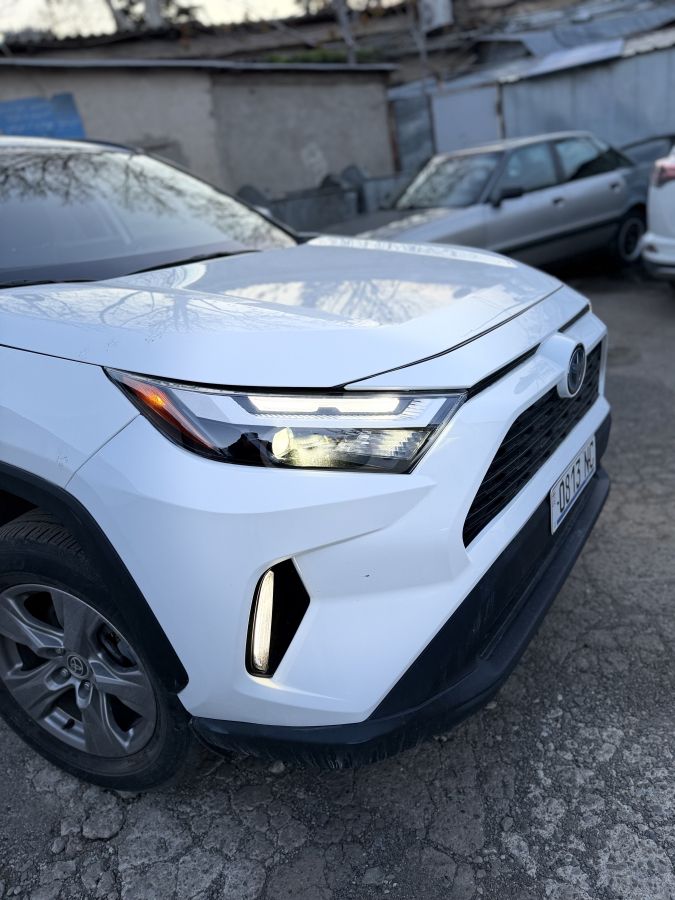 Toyota Rav 4 - фото 5