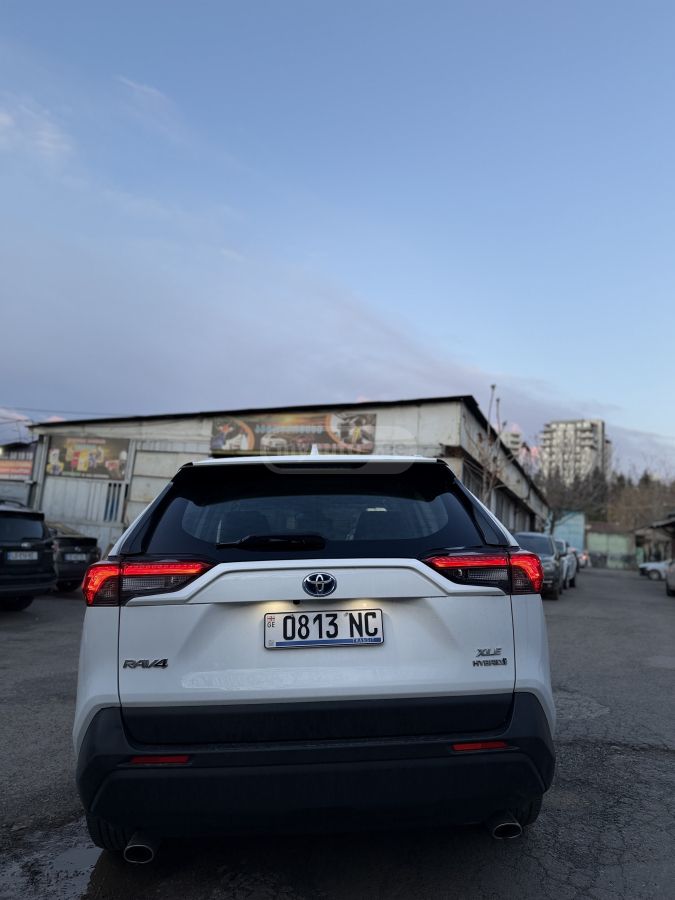 Toyota Rav 4 - фото 8