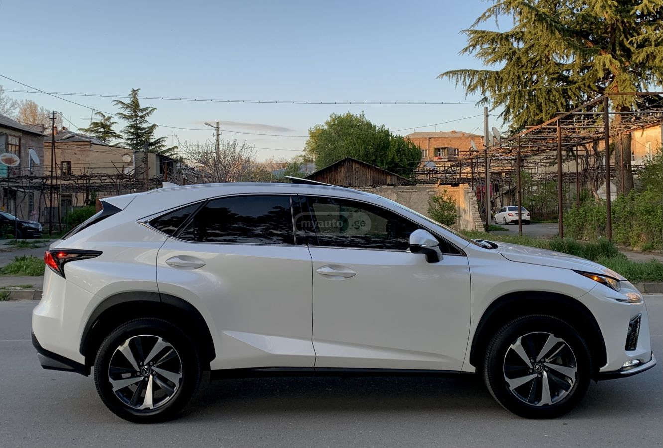 Lexus NX 300 - фото 6