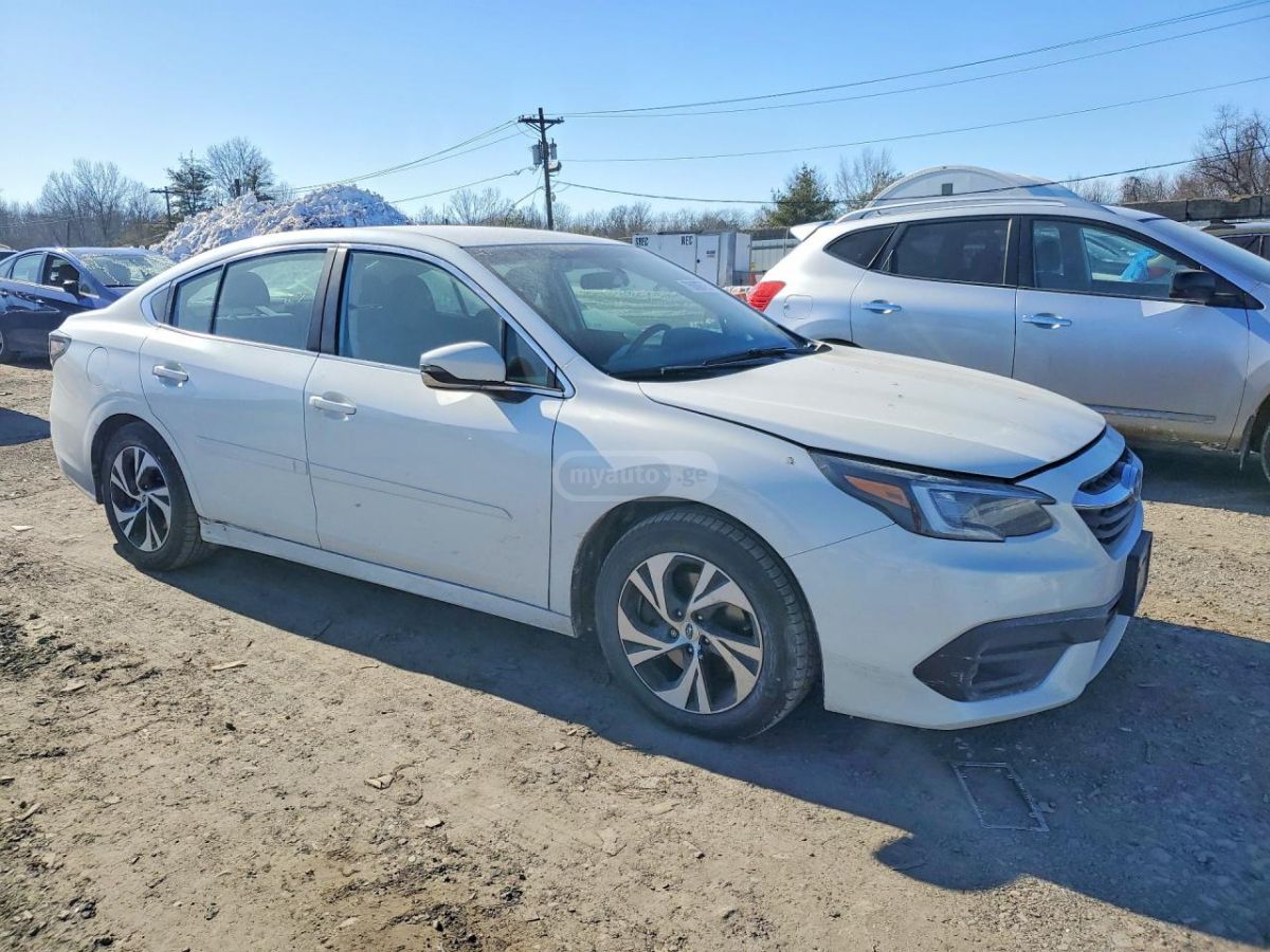 Subaru Legacy - фото 4