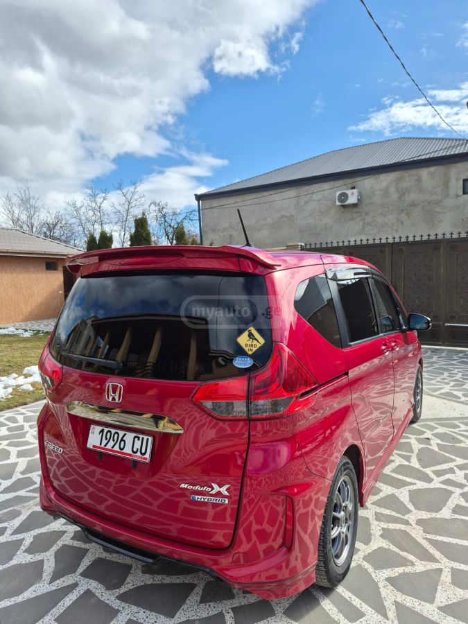 Honda Freed - фото 2