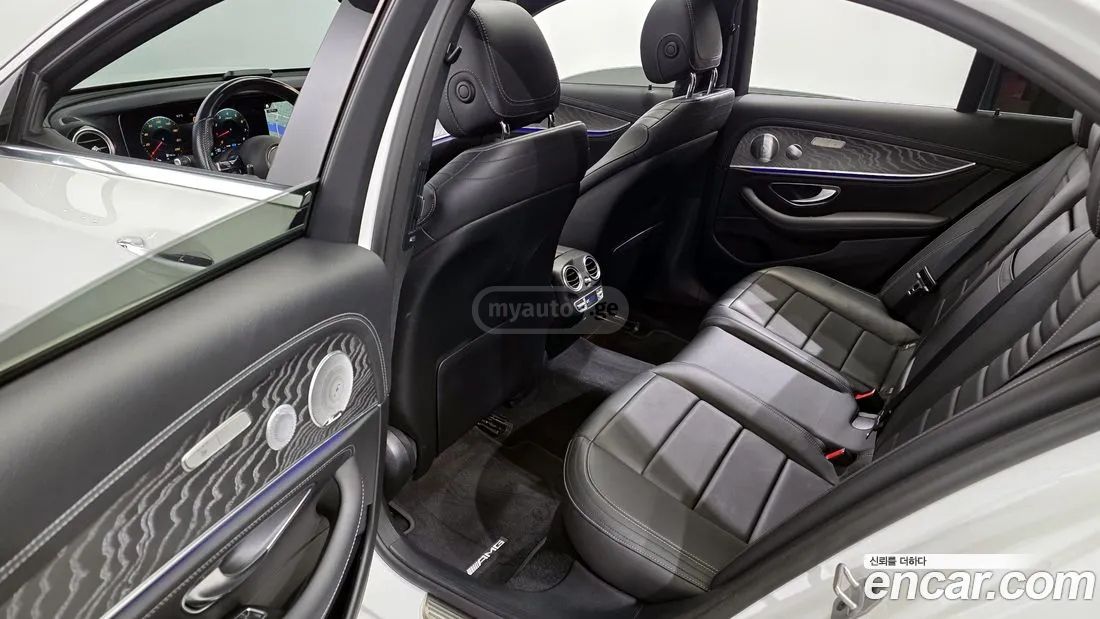 Mercedes-Benz E53 AMG - фото 11