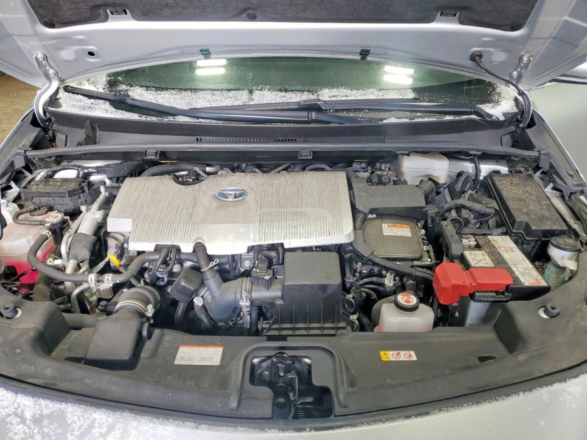 Toyota LE 5dr Front-Wheel Drive Hatch — миниатюра 11