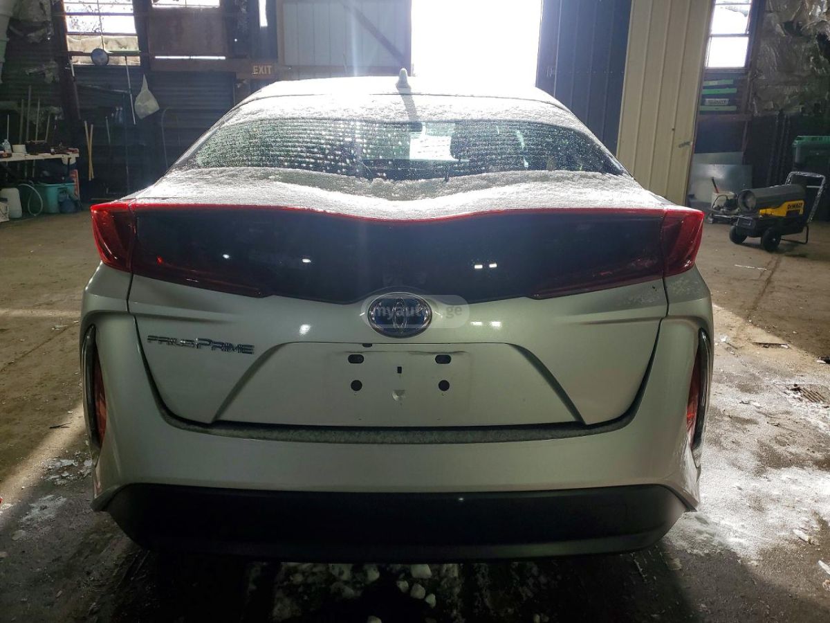 Toyota LE 5dr Front-Wheel Drive Hatch — миниатюра 6