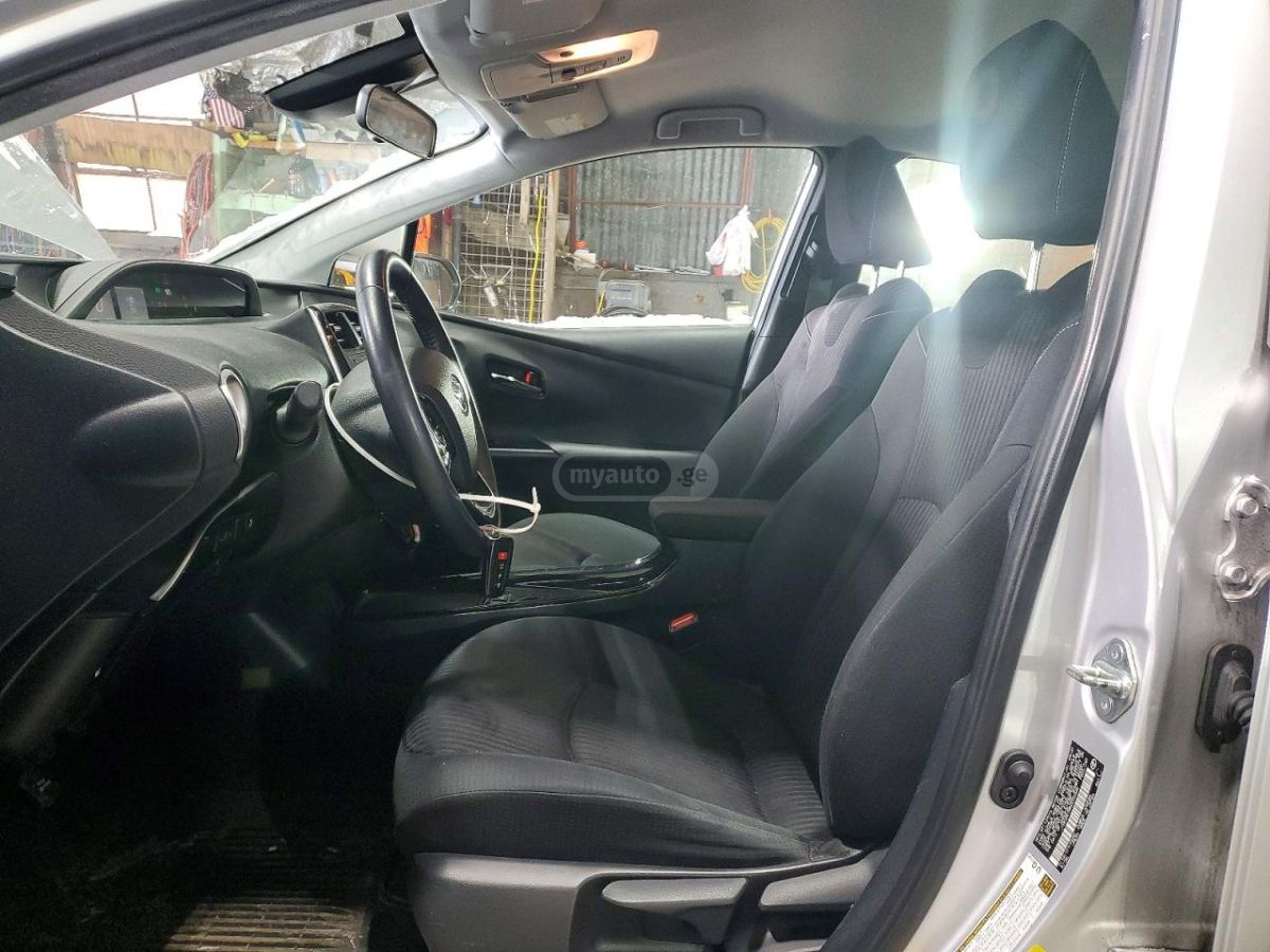 Toyota LE 5dr Front-Wheel Drive Hatch — миниатюра 7