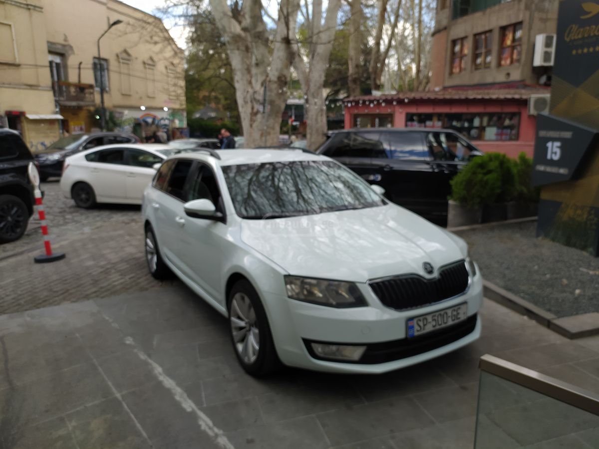 Skoda Octavia - фото 1
