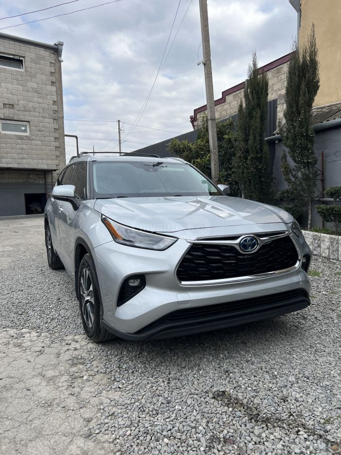 Toyota Highlander - фото 1