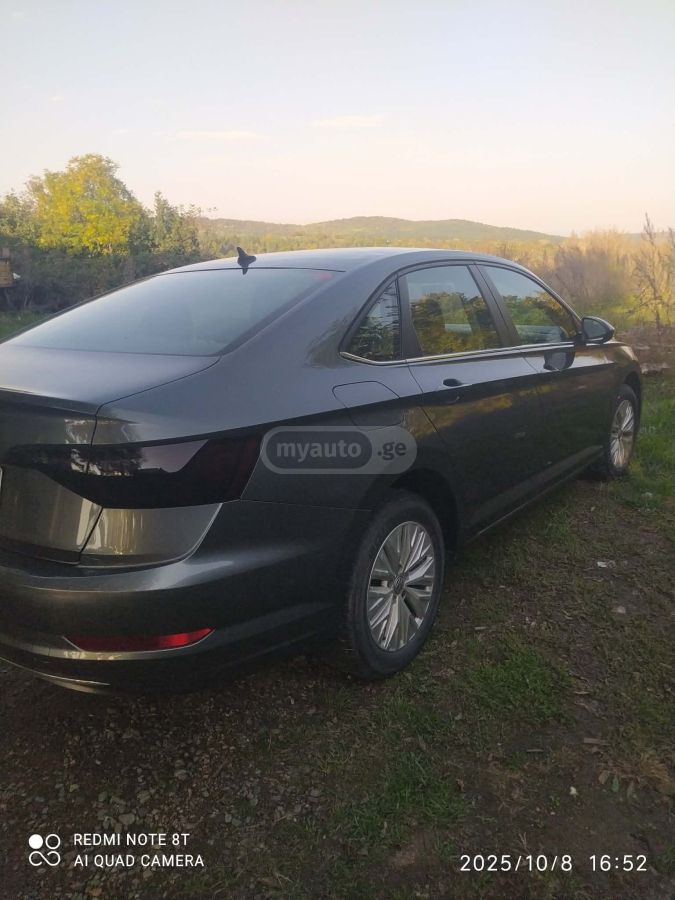 Volkswagen Jetta - фото 3