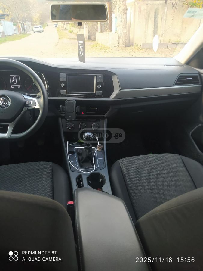 Volkswagen Jetta - фото 7