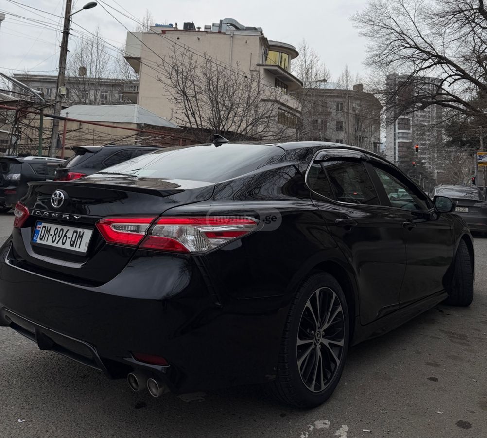 Toyota Camry - фото 5
