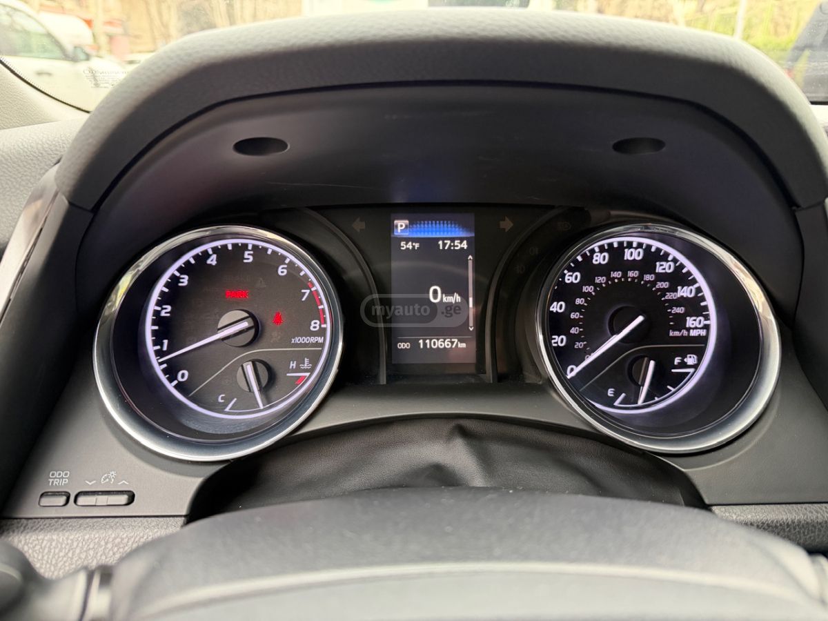 Toyota Camry - фото 8