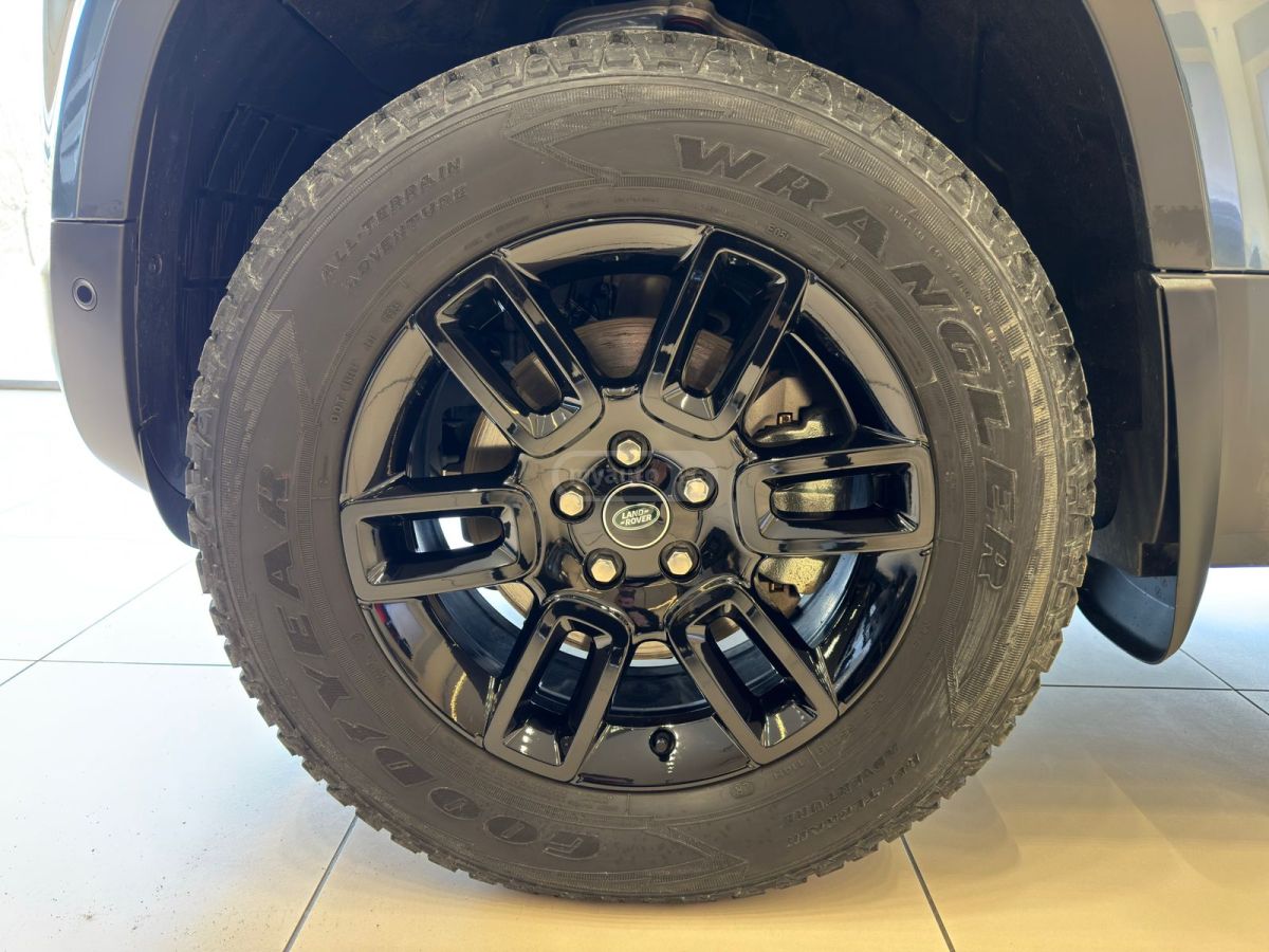 Land Rover Defender 110 2025 — миниатюра 6