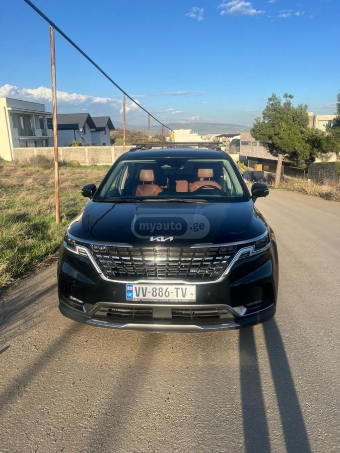 Kia Carnival - фото 1