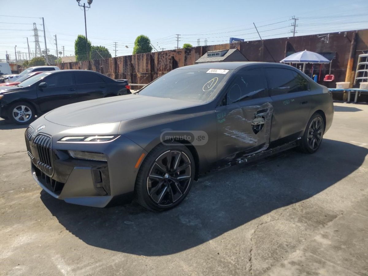 BMW 740 - фото 2