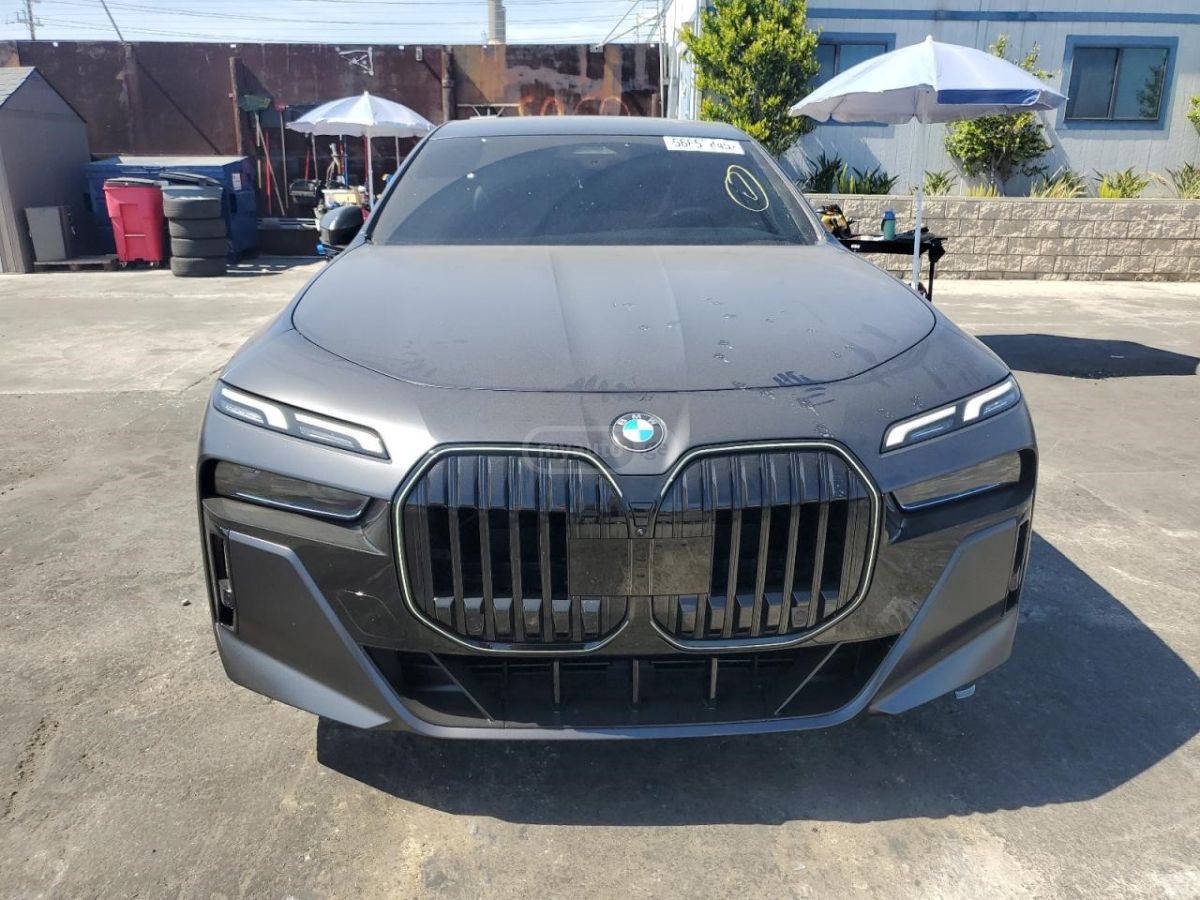 BMW 740 - фото 6