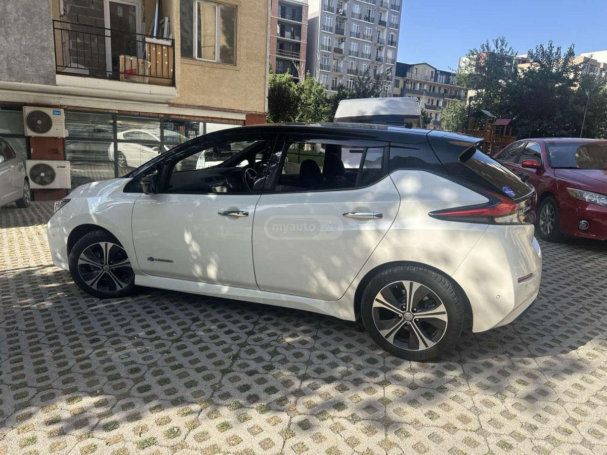 Nissan Leaf - фото 10