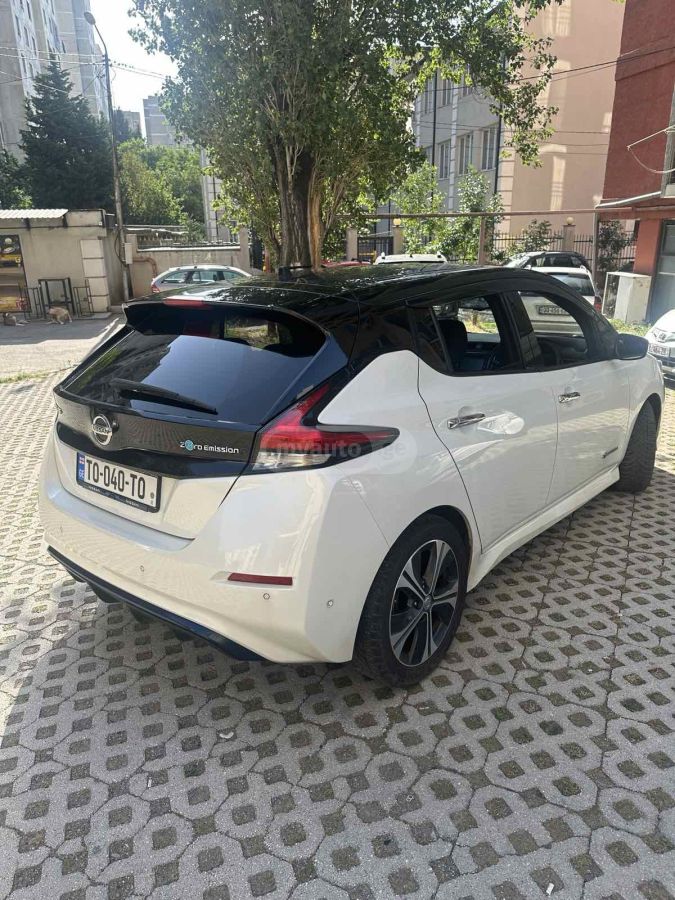 Nissan Leaf - фото 5