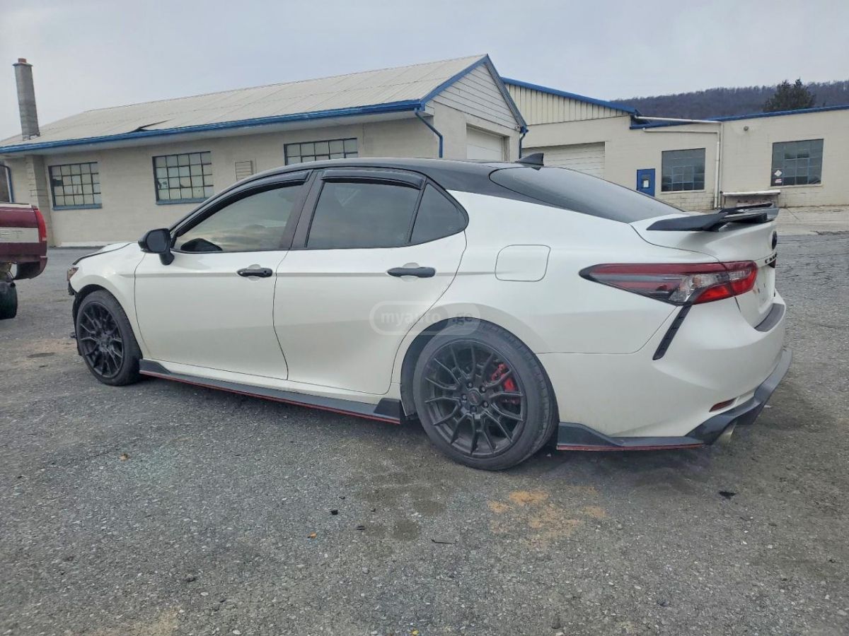 Toyota Camry - фото 2