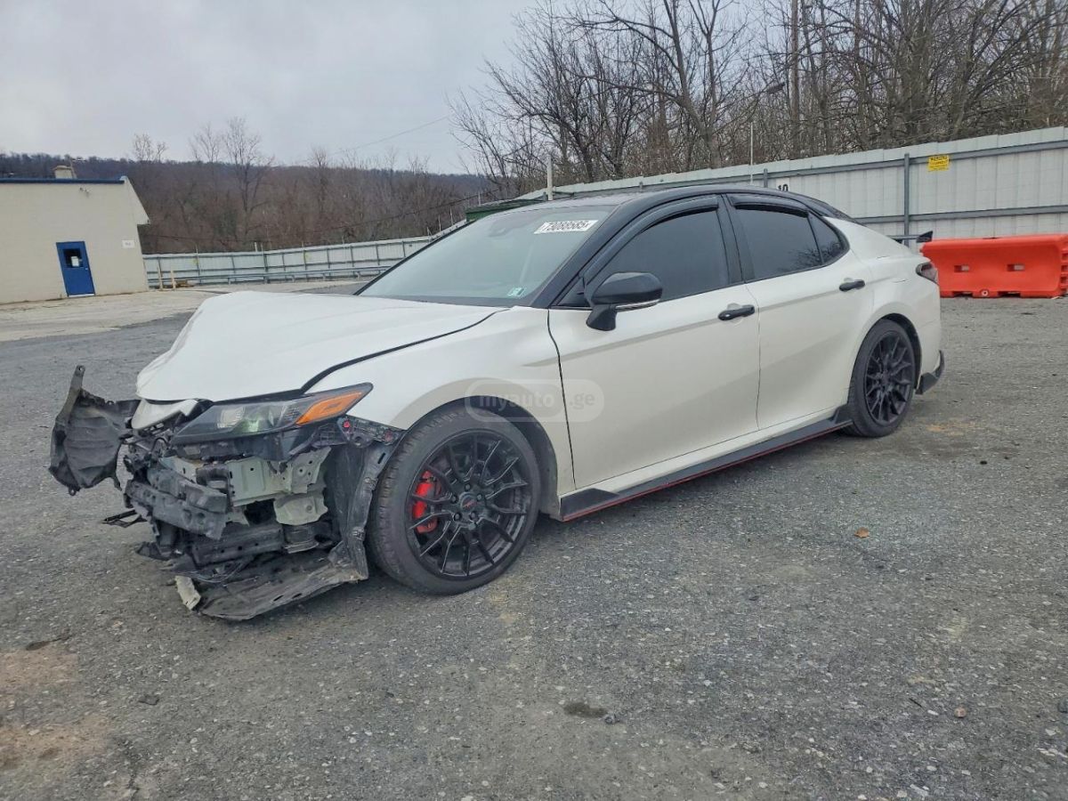 Toyota Camry - фото 3