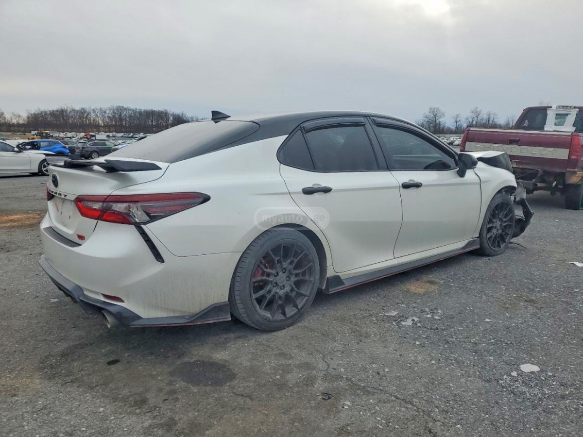 Toyota Camry - фото 4