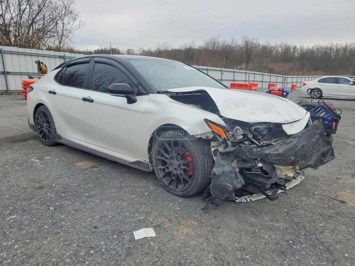 Toyota Camry - фото 5